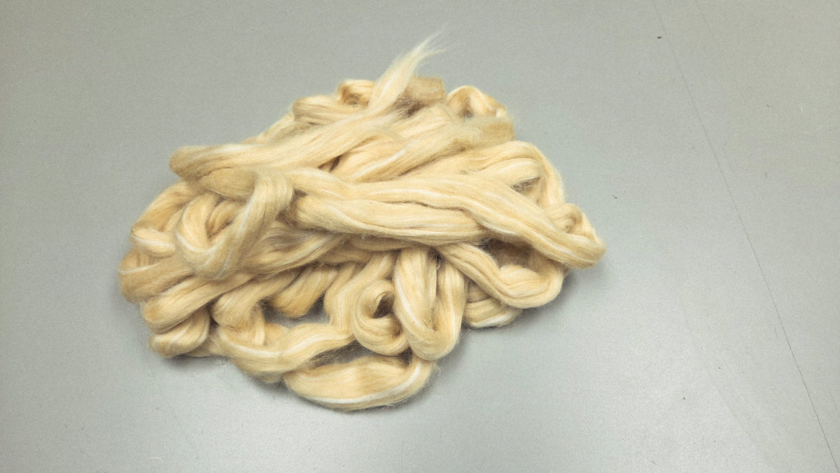 Green + White Cotton Fiber Sliver, Combed, Natural Color, 1 oz