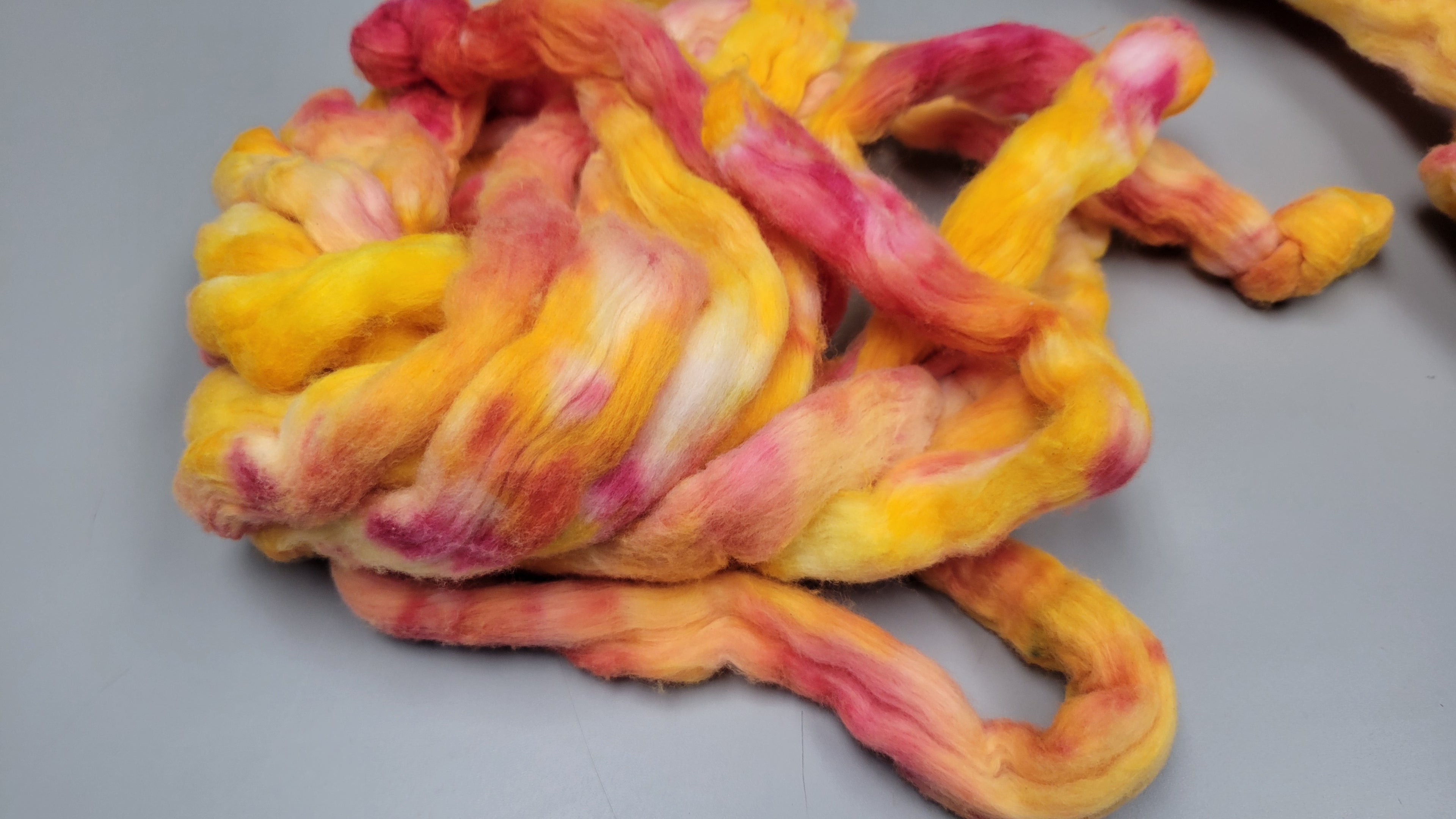 Cotton, 1/2 oz (0.5 ounce) Dyed Conventional Cotton Sliver, Small Batch Studio Dyed (Yellow Pink 7-25)