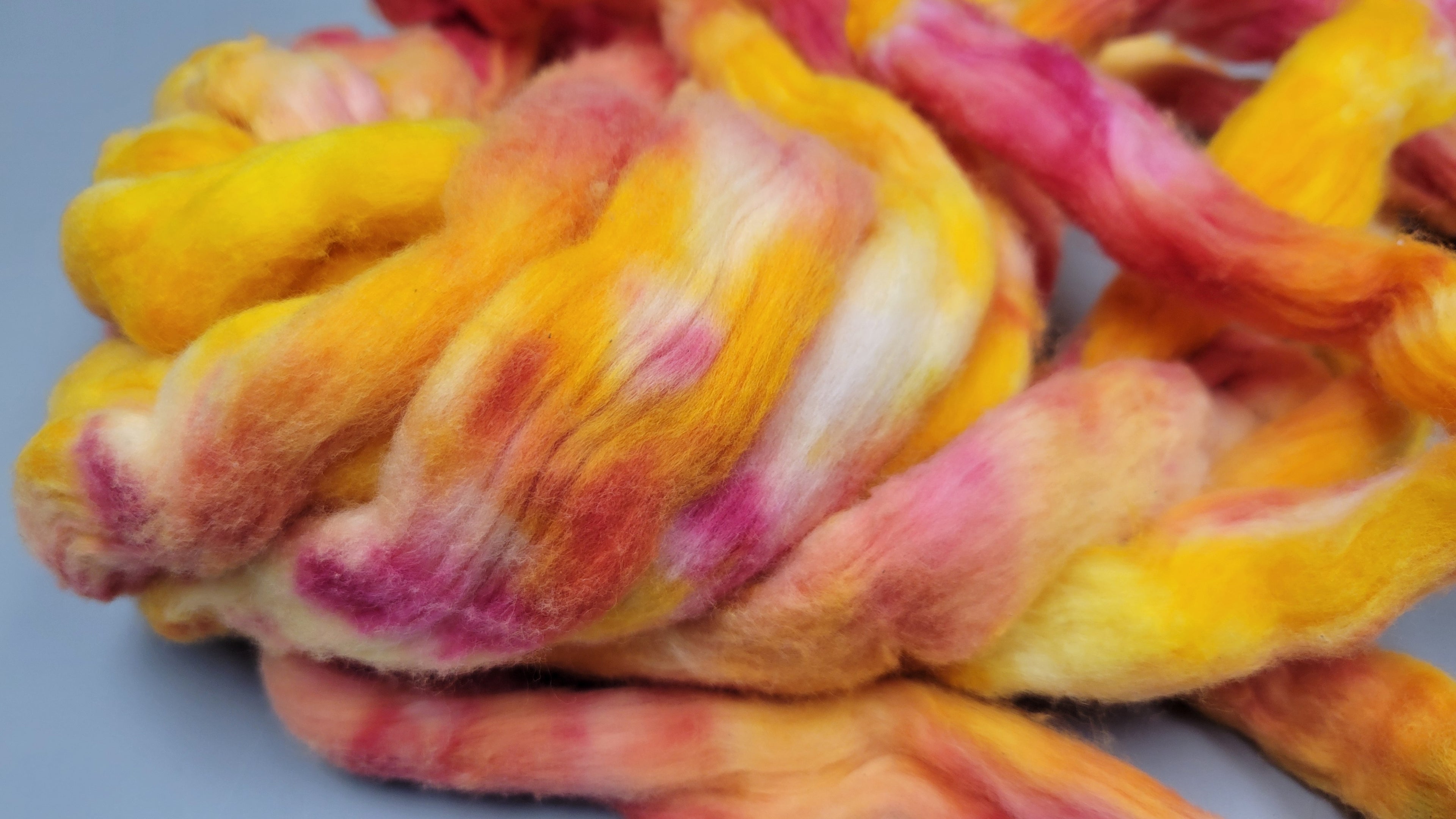 Cotton, 1/2 oz (0.5 ounce) Dyed Conventional Cotton Sliver, Small Batch Studio Dyed (Yellow Pink 7-25)