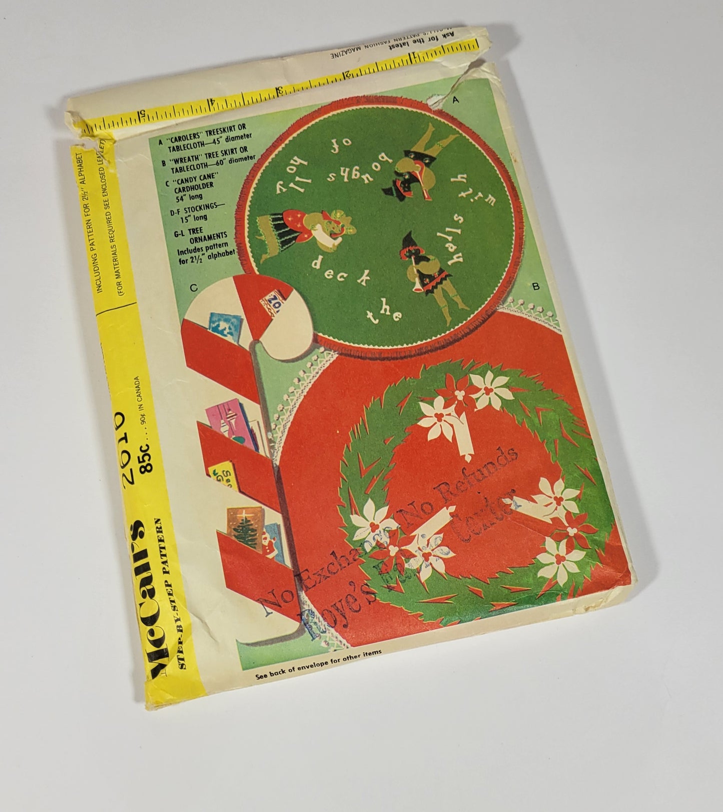 McCall's Step by Step Pattern 2616, ca 1970. Christmas Tree skirt, Stocking, Tree Ornaments.