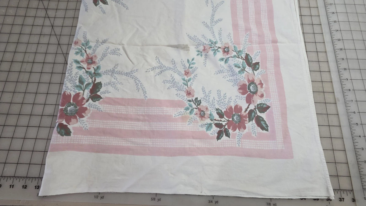 Vintage Printed Tablecloth Block 1940s 1950s 44"x52" Pink Green Floral Wreath