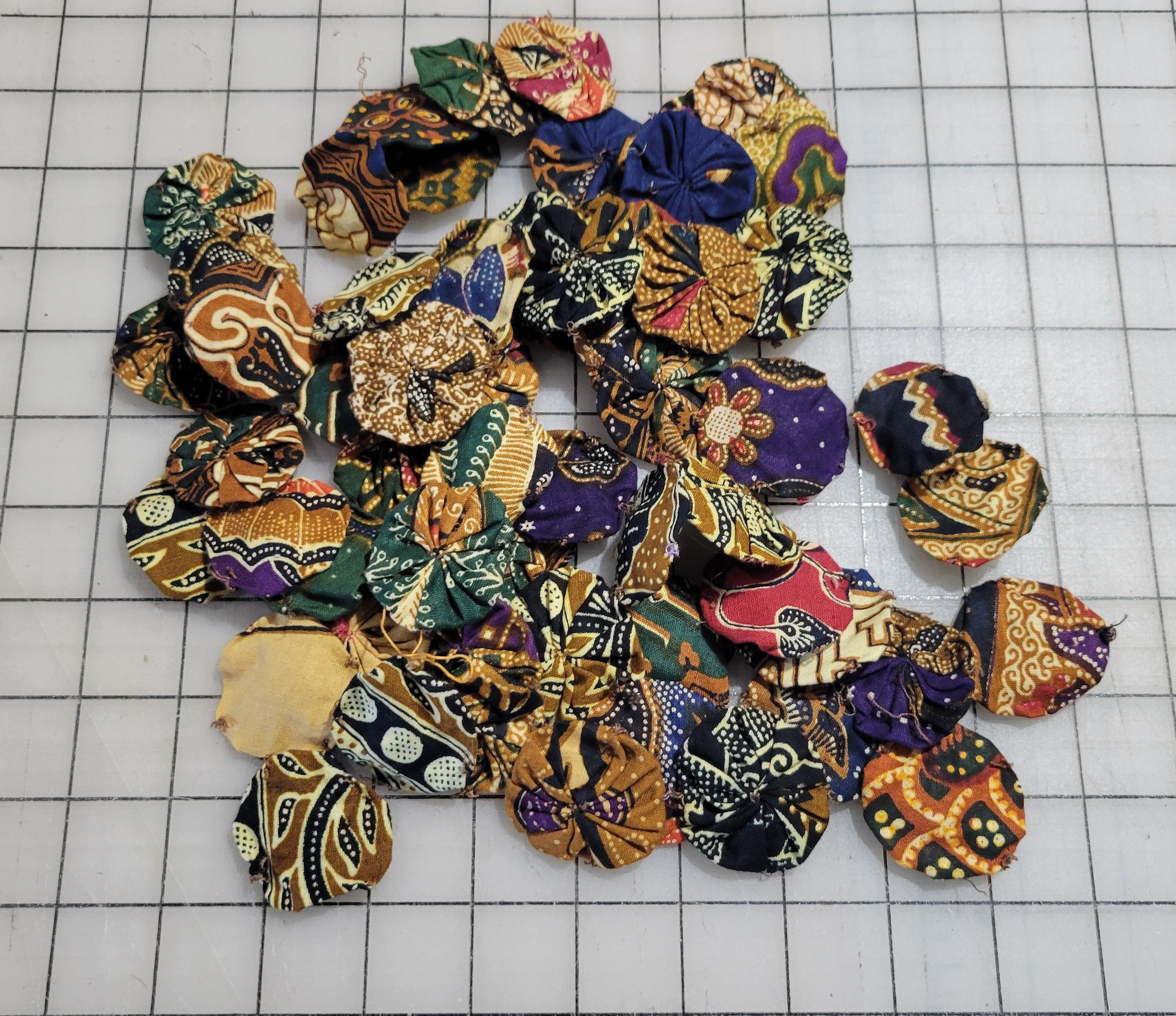 Fabric Yo Yos African Print, 1.5 inch, Reclaimed Set of 60 Cotton