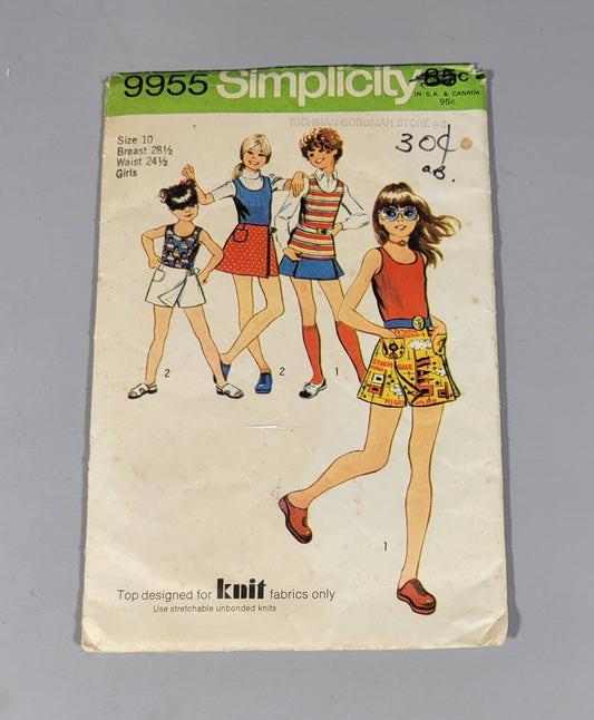 Simplicity 9955 ca 1972. Size 10 Breast 28 1/2 Waist 24 1/2 Girls.