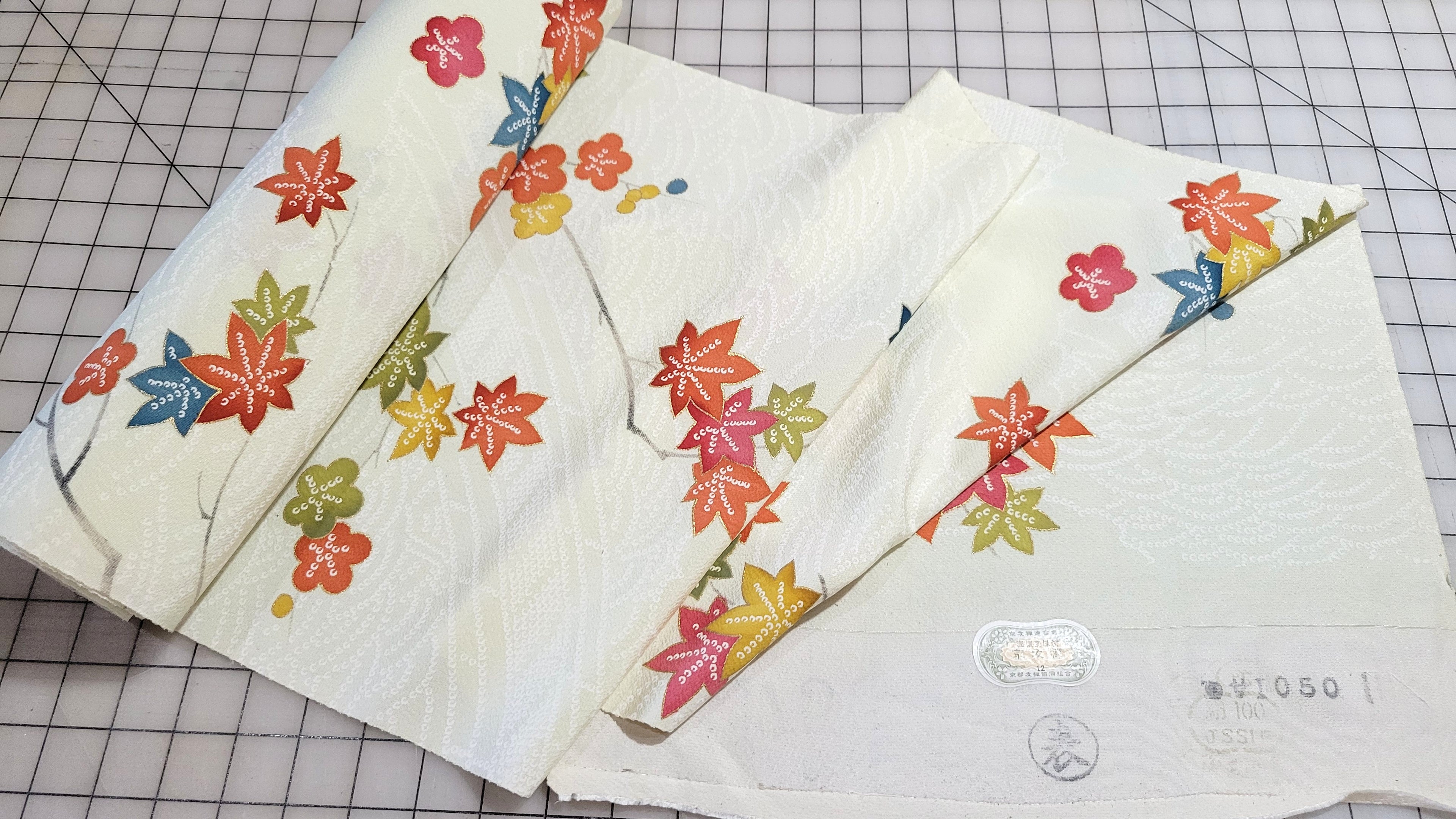 Roll Pre-War Japanese Textile Silk Fabric Kimono Floral Gold Stamp Yuki