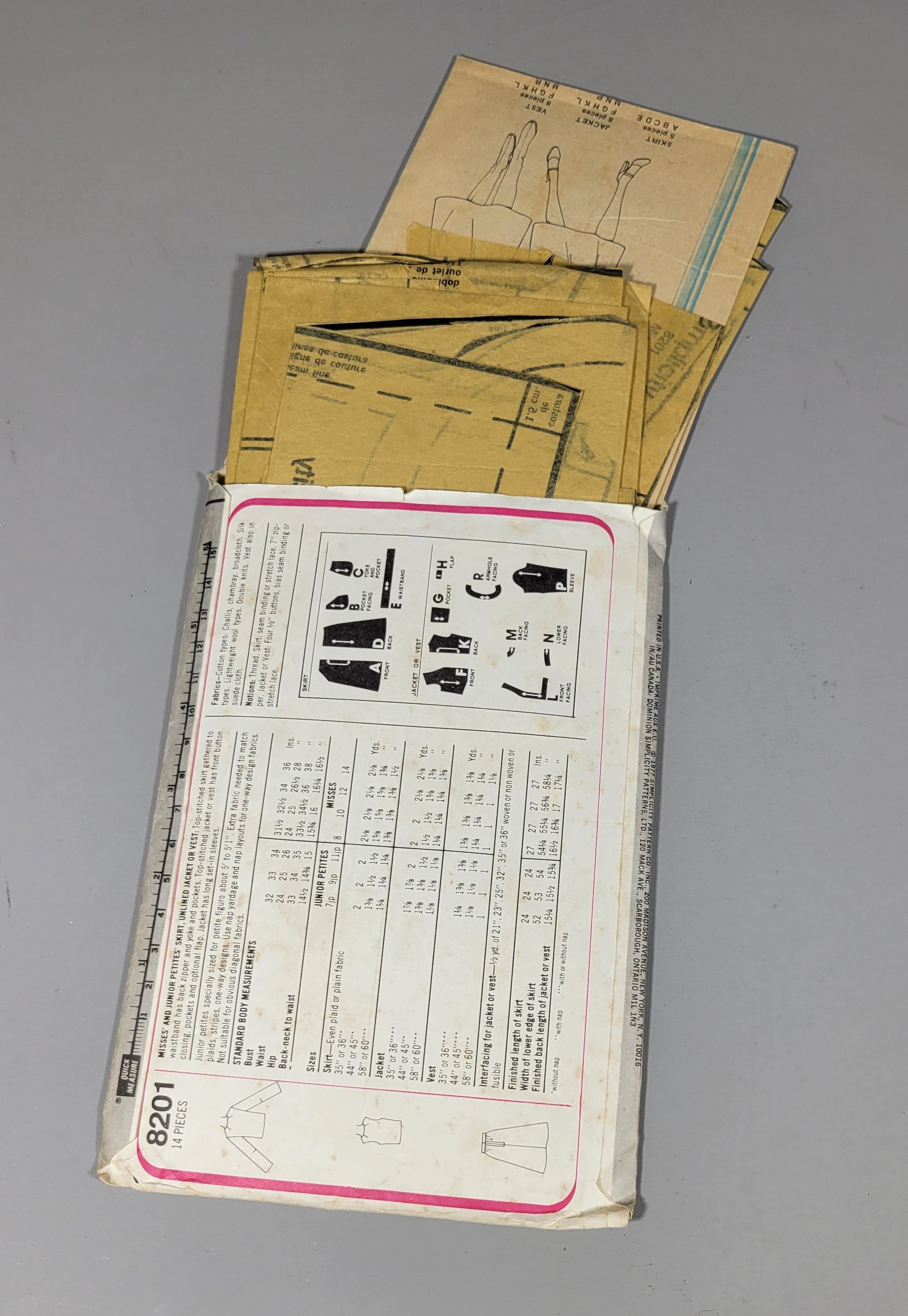 Simplicity 8201 Pattern, ca 1977. Size 12