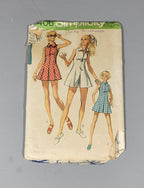 Simplicity 9406 Pattern, ca 1971. Size 10 Bust 32 1/2, Waist 24.